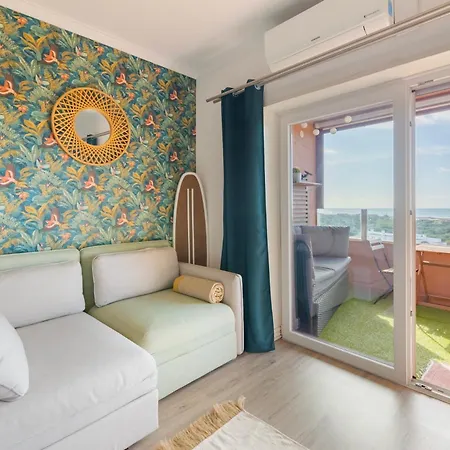Apartment Cozy Retreat Near Lisbon With Sea View *