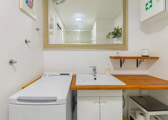 Cozy Retreat Near Lisbon With Sea View Διαμέρισμα