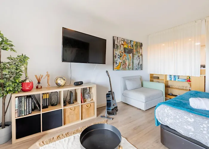Cozy Retreat Near Lisbon With Sea View Διαμέρισμα Αλμάδα