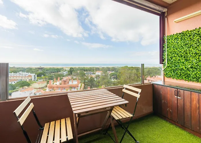 Cozy Retreat Near Lisbon With Sea View Αλμάδα