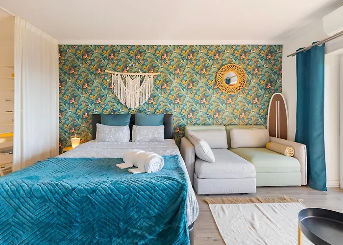 Διαμέρισμα Cozy Retreat Near Lisbon With Sea View Αλμάδα