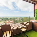 Cozy Retreat Near Lisbon With Sea View Almada