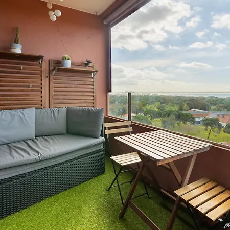 Apartment Cozy Retreat Near Lisbon With Sea View *
