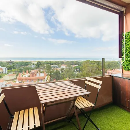 Cozy Retreat Near Lisbon With Sea View Almada